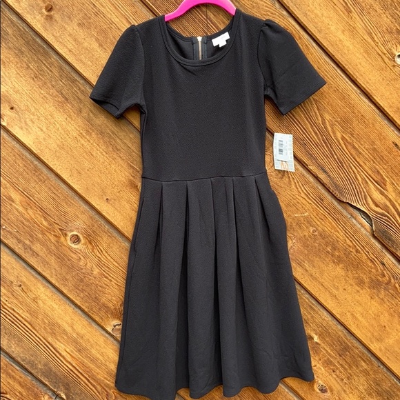 LuLaRoe Dresses & Skirts - Lularoe Amelia 428 Black